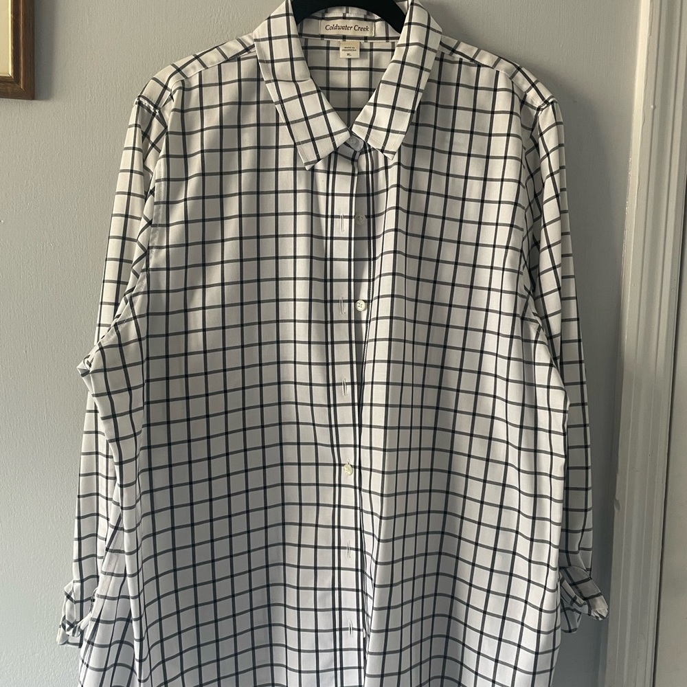 Black and white Coldwater Creek button-up